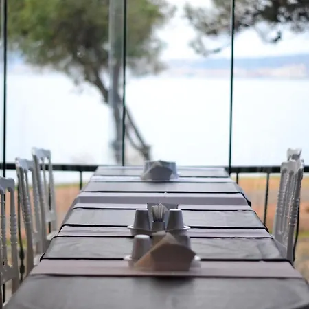 Camlik 87 Hotel Ayvalı